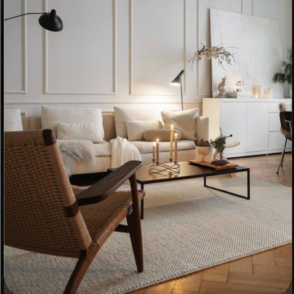 Meet your Posher, Micaela - Picture 1 of 1